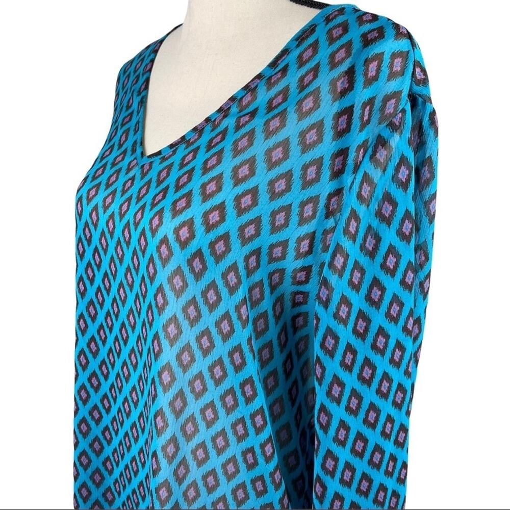 Wrangler Rock 47 Lightweight Semi Sheer Vneck Top Blouse Bell Sleeve Blue Medium - Picture 3 of 7